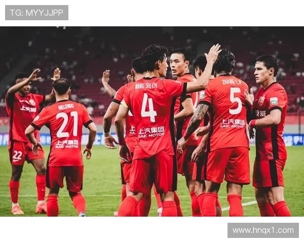 中国足球超级联赛迎来新赛季 多支劲旅争夺冠军席位激烈角逐