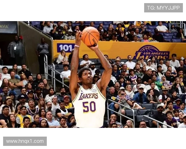 湖人双星合力引爆全场 新援发挥出色助球队重回西部强权之列