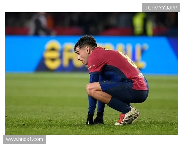 《欧洲足球赛季激战正酣 曼联逆袭成功巴萨遭遇连败》