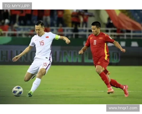 中国男足热身赛大胜越南队 展现出色进攻实力 备战世界杯预选赛信心倍增