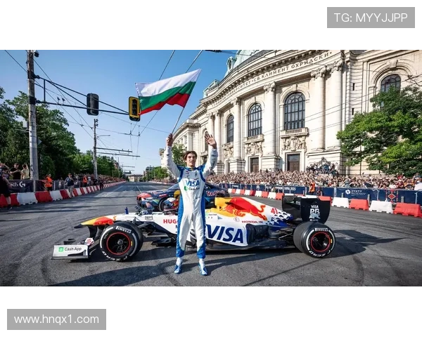 F1赛事最新动态：红牛队再创辉煌，赛季冠军争夺激烈进入关键阶段