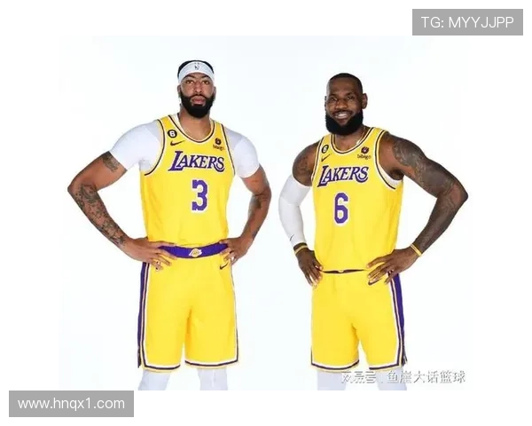 湖人队新赛季备战阵容调整 詹姆斯与浓眉齐聚期待冲击总冠军